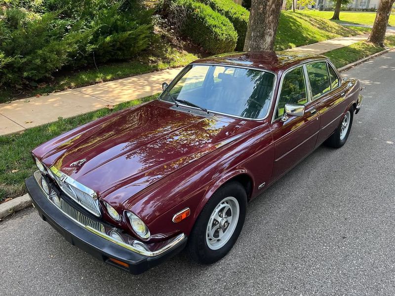 Jaguar XJ6 (Series III)