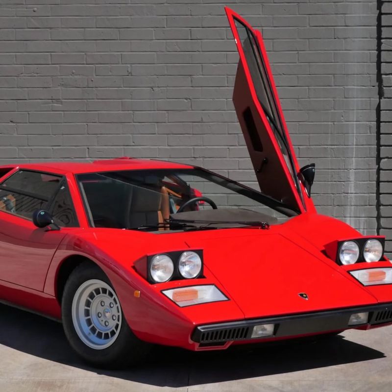 Lamborghini Countach - Scissor Doors