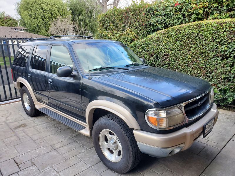 2000 Ford Explorer