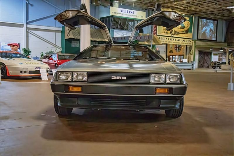 DeLorean DMC-12