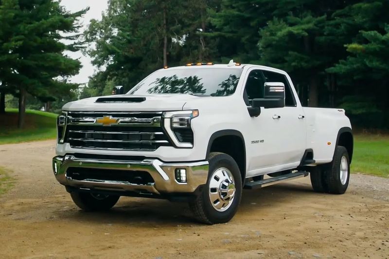 Chevrolet Silverado 3500HD Dually