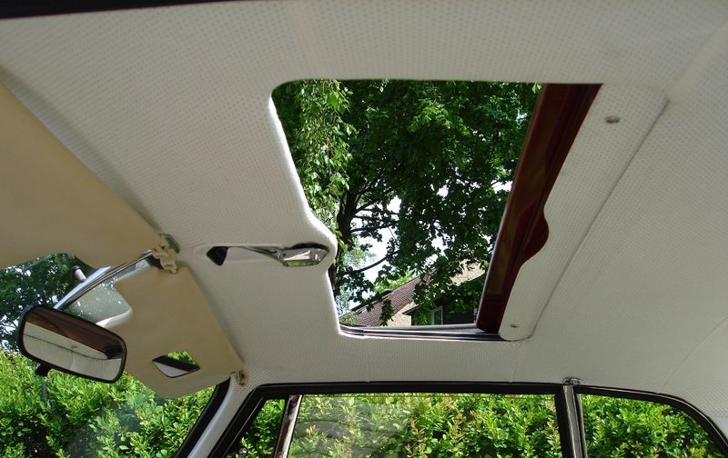 Crank Sunroofs