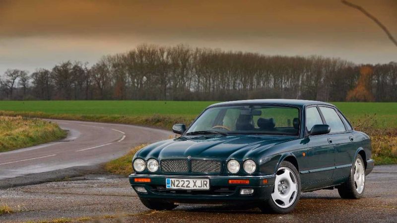Jaguar XJR (1994–1997)