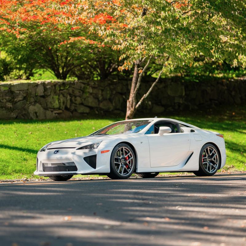 Lexus LFA (2010–2012)