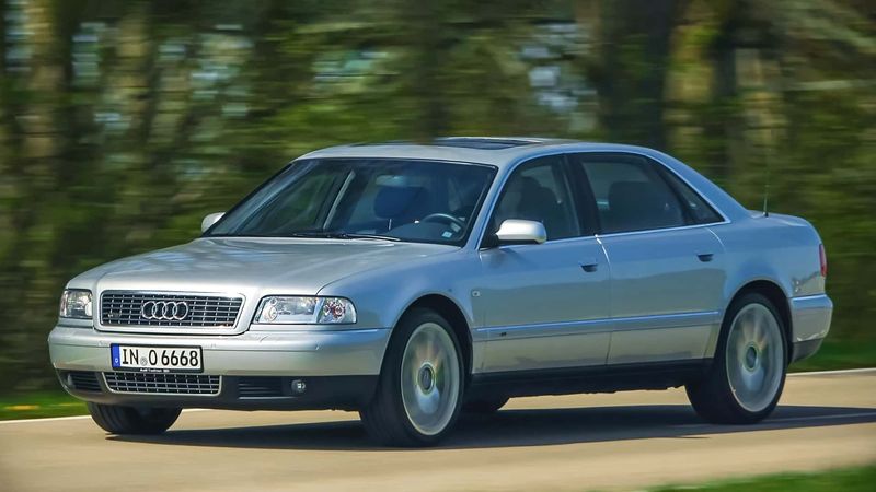 BEST #7: Audi A8 D2 (1994-2002)
