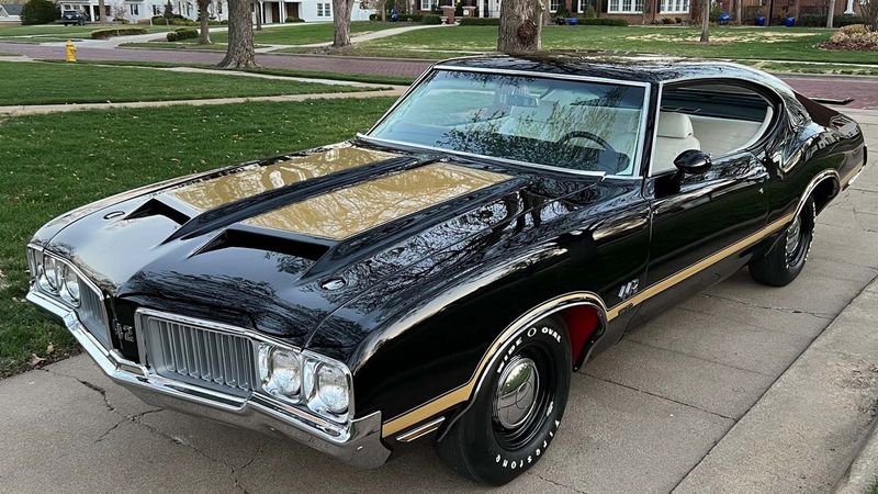 Oldsmobile 442 W-30