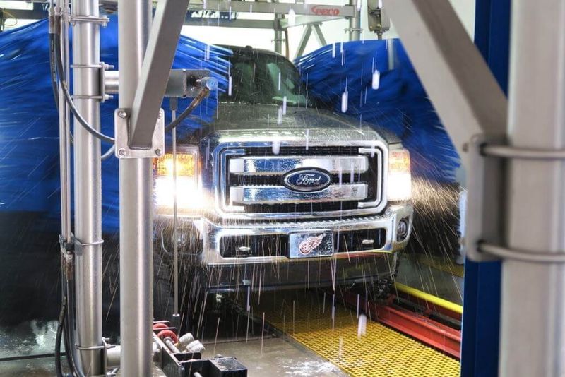 Automatic Car Washes with Brush Systems