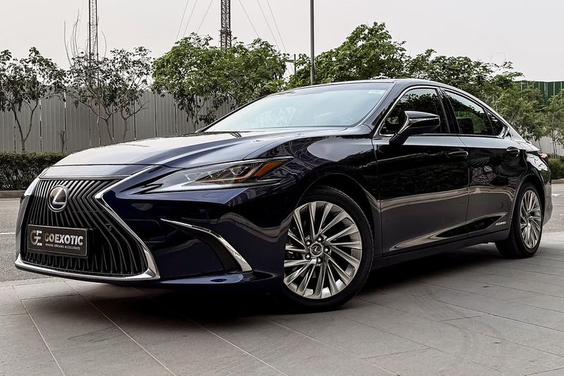 Lexus ES: The Reliability Rock Star