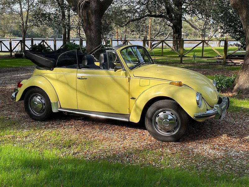 Hawaii – 1973 Volkswagen Beetle Convertible