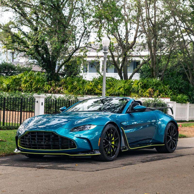Aston Martin Vantage V12