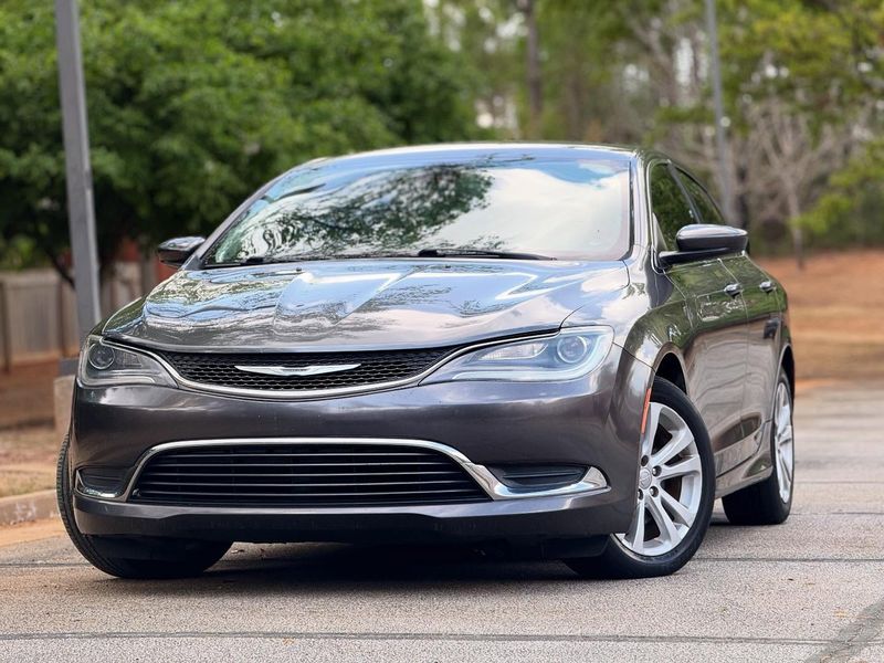Chrysler 200