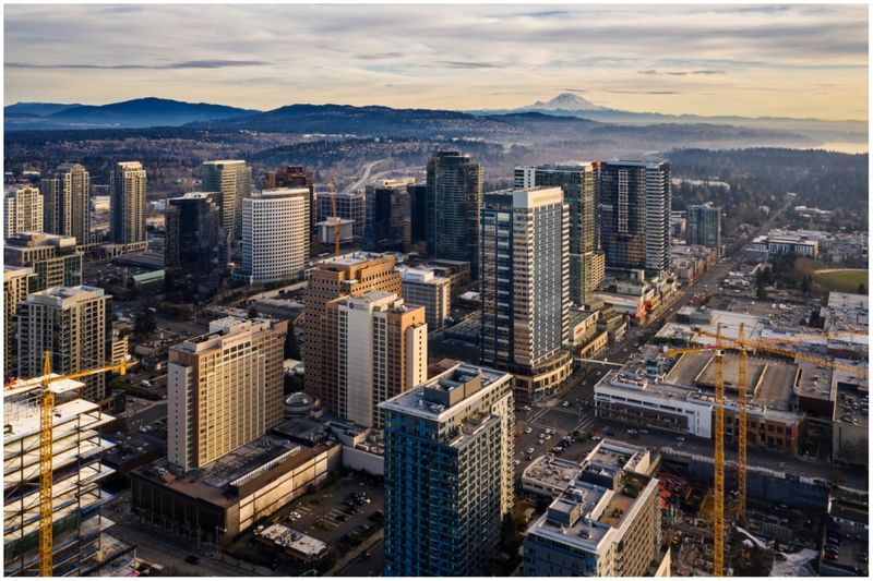Bellevue, Washington: Tech-Savvy Traffic Navigation