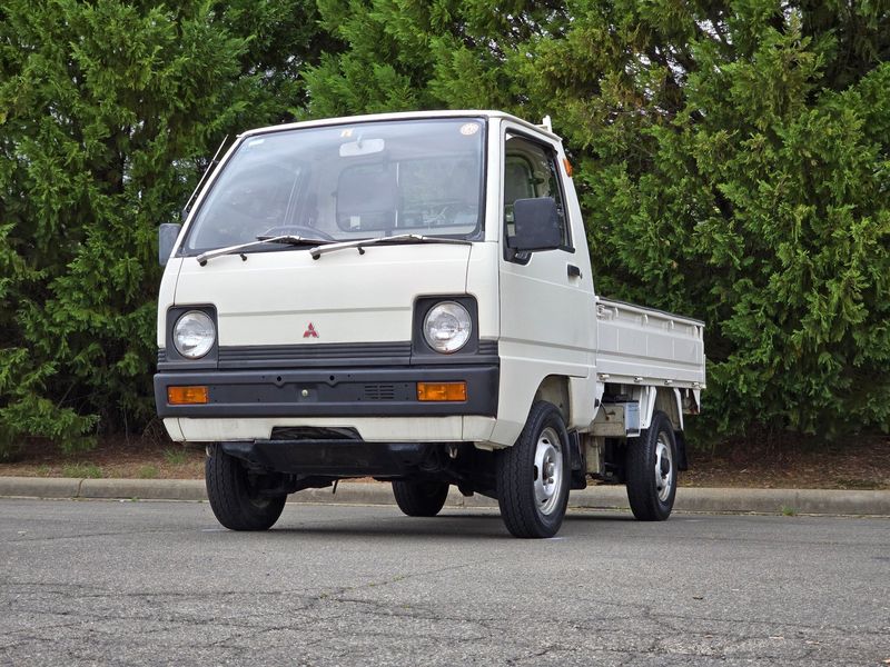 Mitsubishi Minicab (early models)