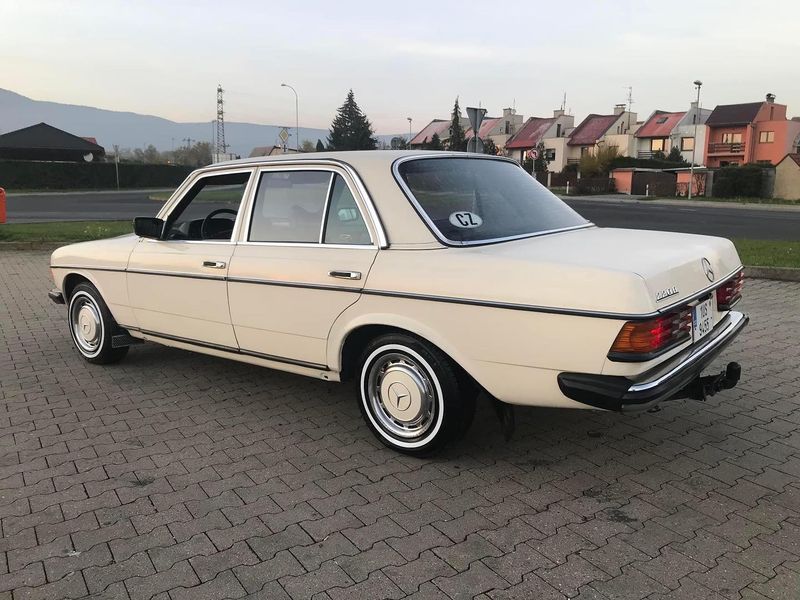 Mercedes-Benz W123 (1975-1986)