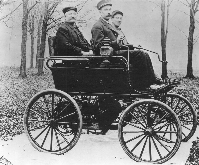 Oldsmobile: America's Oldest Auto Brand Runs Out of Gas
