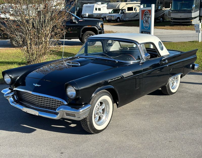 North Carolina – 1957 Ford Thunderbird