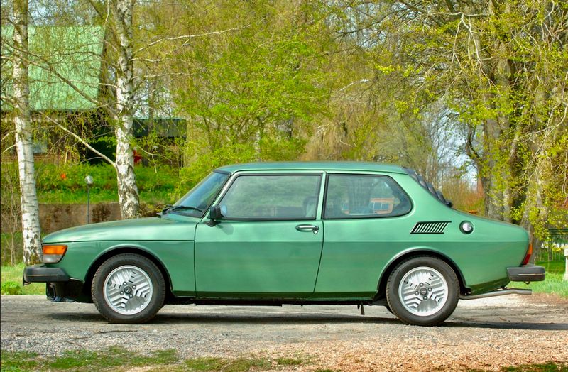 Saab 900 Turbo: Swedish Quirk Machine