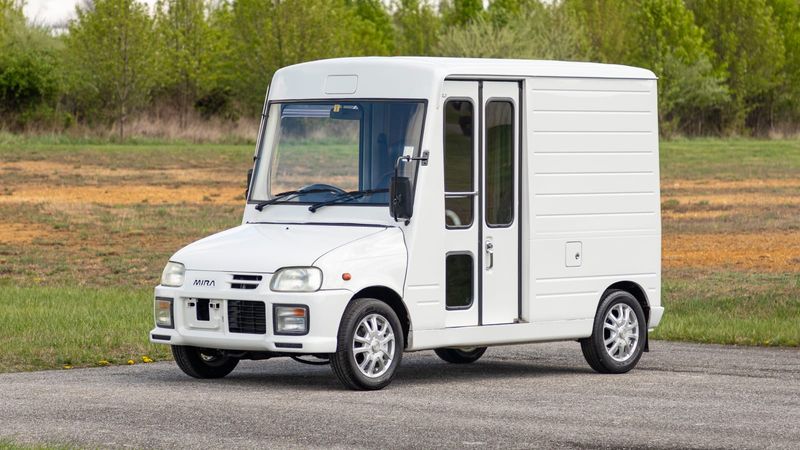 Daihatsu Mira Walkthrough