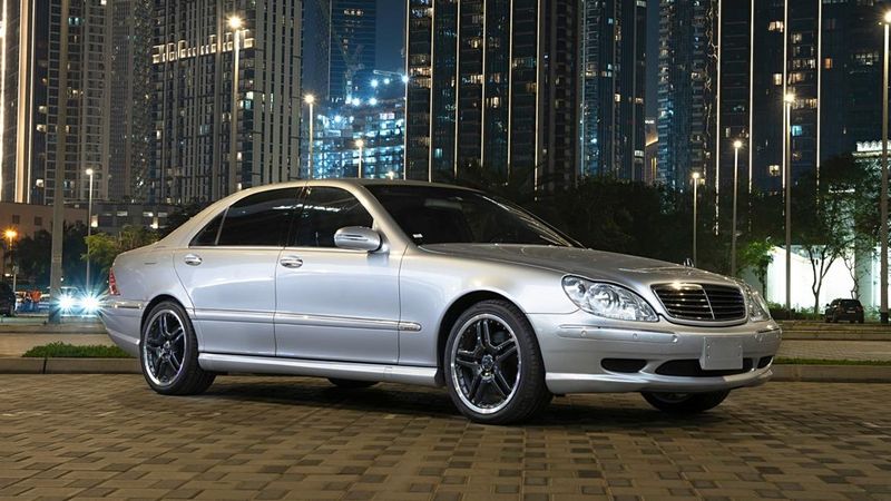 Mercedes-Benz W220 S-Class