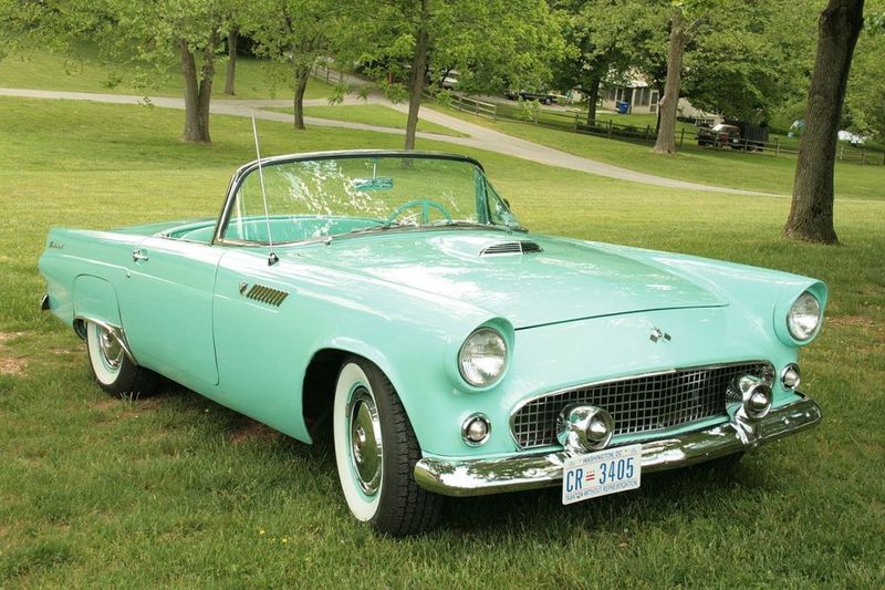 Ford Thunderbird (Original): Personal Luxury Pioneer