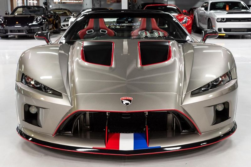 Falcon F7