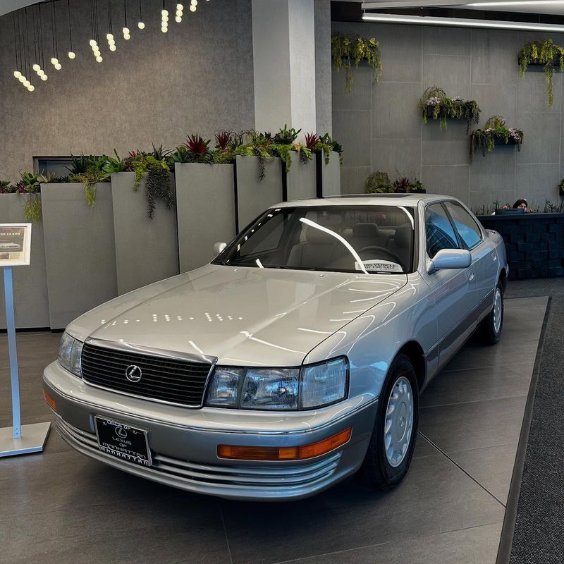Lexus LS400: Japan's Mercedes Destroyer
