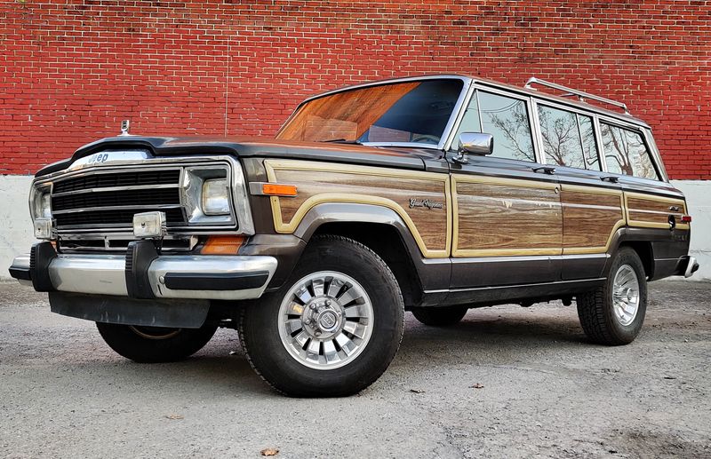 Jeep Wagoneer