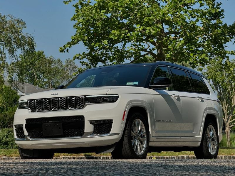 Jeep Grand Cherokee L: The Off-Road Luxury Liner